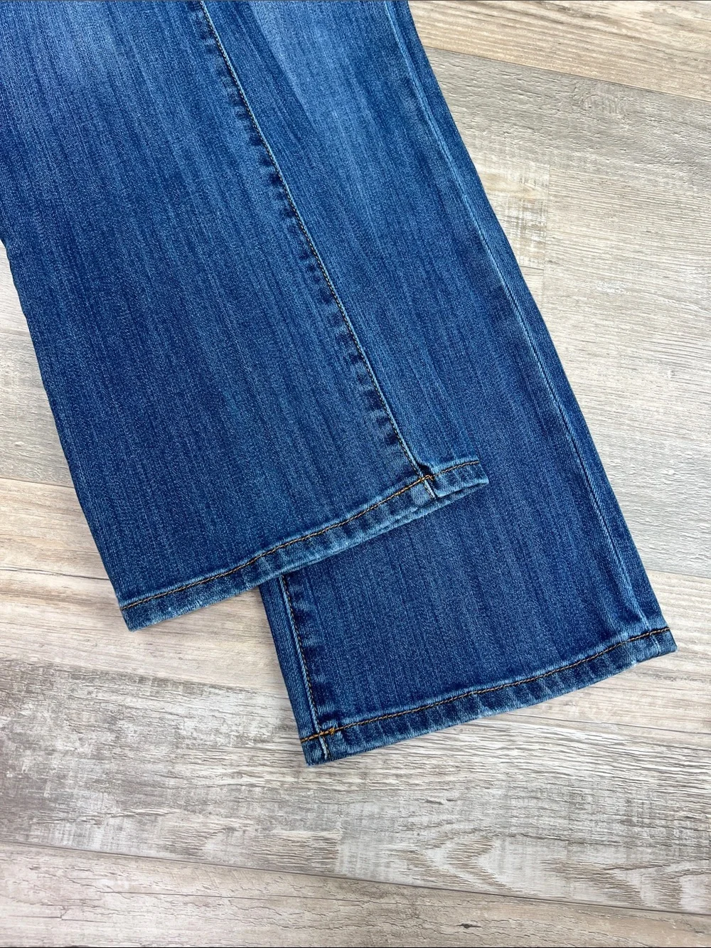 Lucky Brand Easy Rider Subtle Bootcut Straight Fit Jeans 27